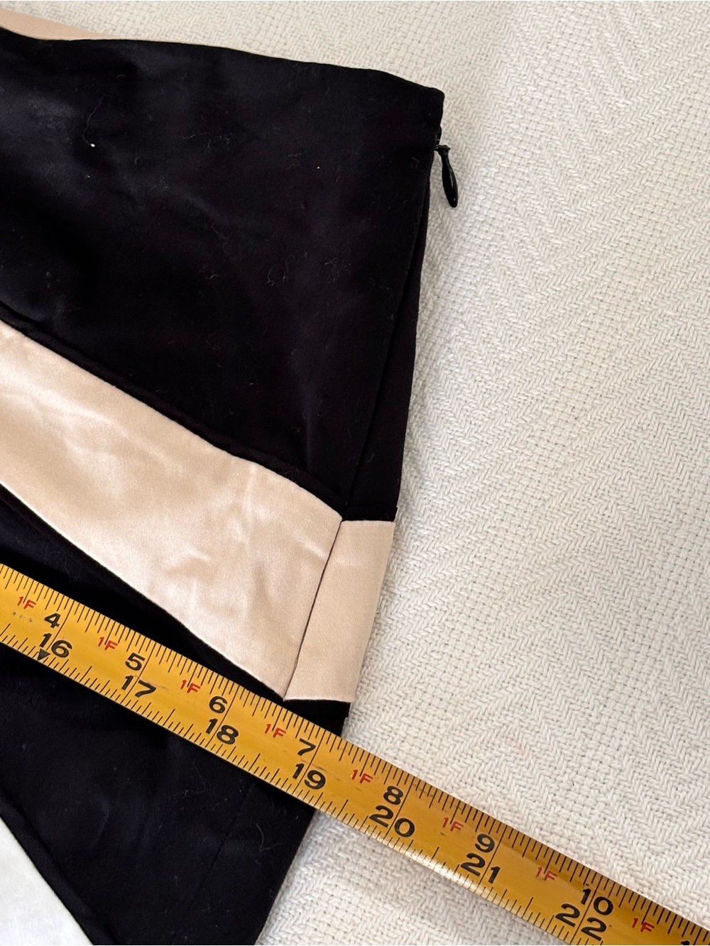🐞White House Black Market Black, Cream & Tan Spiral Panel Mini Skirt - Picture 6 of 10